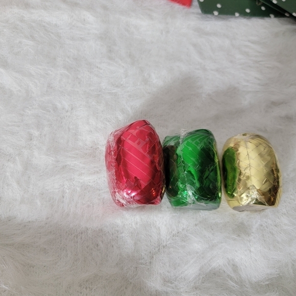 Hallmark Christmas Gift Bags 6 XS / 9 Small Tissue Paper Metallic String Holiday - Picture 10 of 10